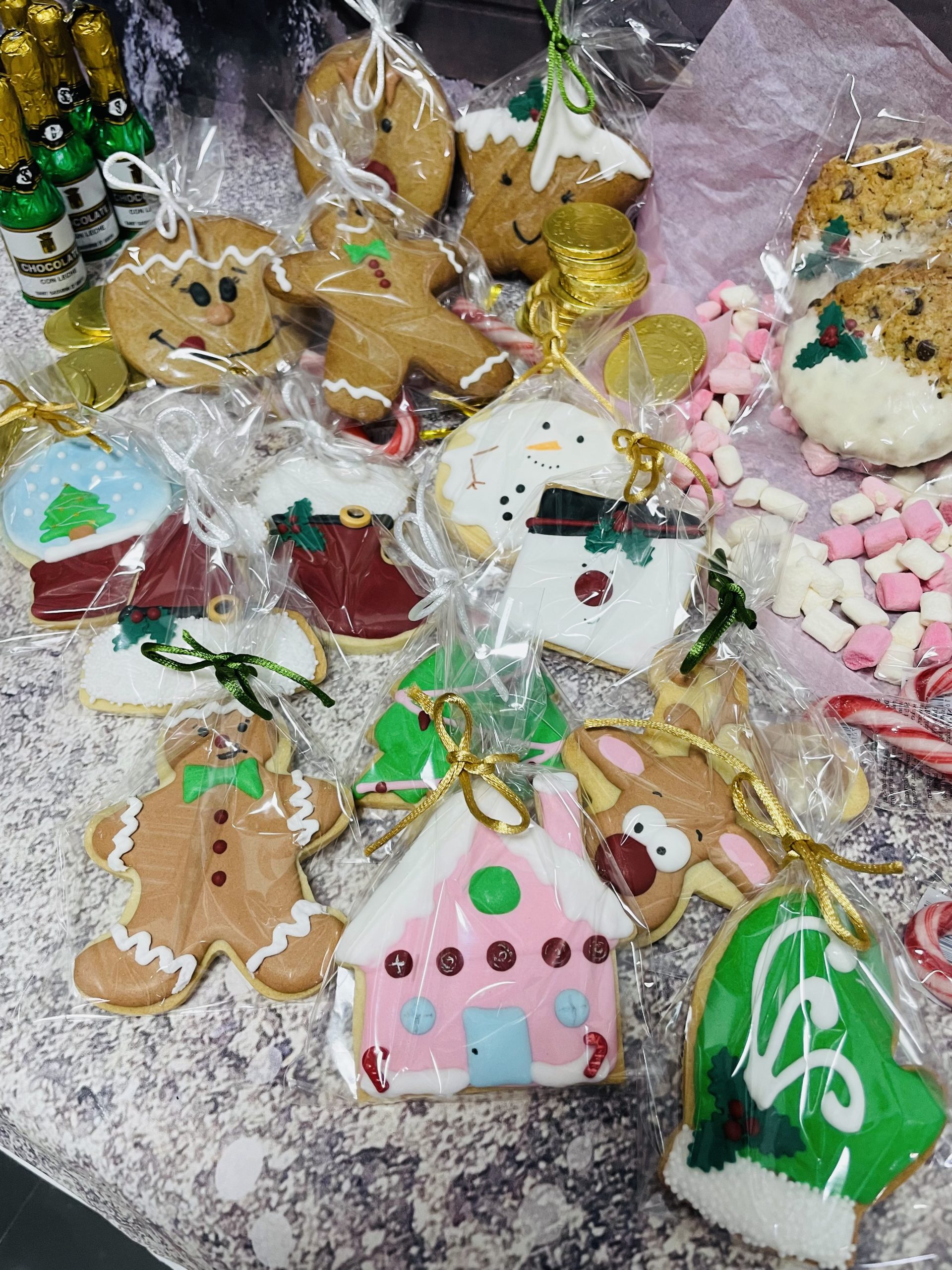Caja de galletas navideñas